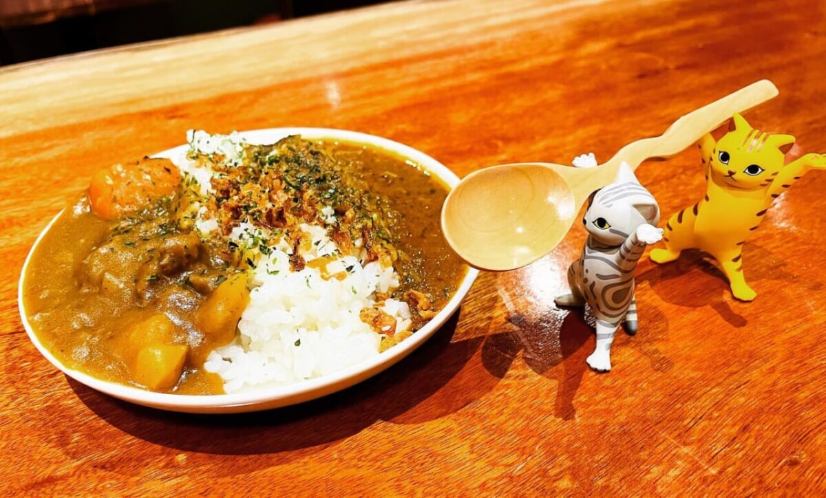 明日27日(日)はまるchanカフェ　@0123mayumi にてイベントが開催されます。@healing_hands_rub オリガミラボの方でカレーの出店をさせていただきます★お好み焼き屋のバターチキンカレー★スパイスの効いたおかんカレーをご用意しております#カレー#カレーライス#バターチキンカレー#おかんカレー#まるchan#加古川市#東加古川駅#加古川グルメ#お好み焼き#鉄板バル#origami#日本酒#スパークリング#ワイン#アサヒスーパードライ#生ビール#樽生の匠#ランチ#加古川ランチ#日替わり#テイクアウト#食事会#お弁当#お好み焼き好きな人と繋がりたい#釣り好きな人とつながりたい#兵庫#守成クラブ#加古川商工会議所 - Instagram投稿